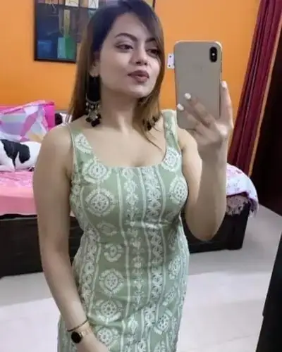 Call Girl in Amboli